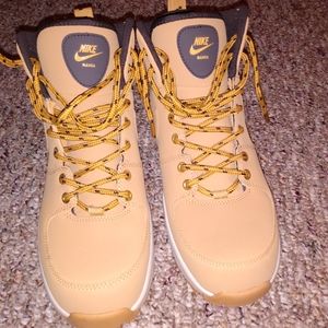Nike Manoa Leather boots